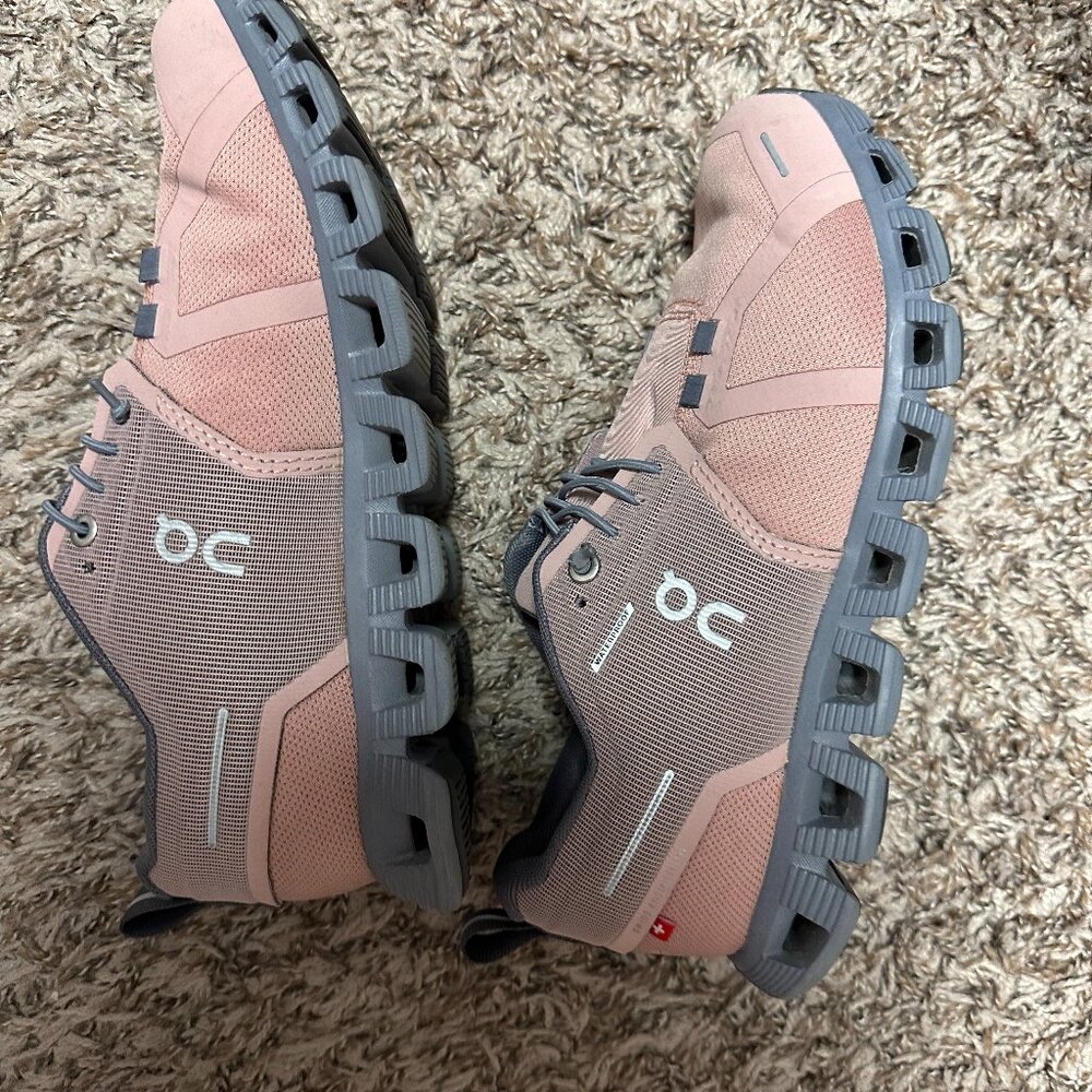On Cloud Pink size 7